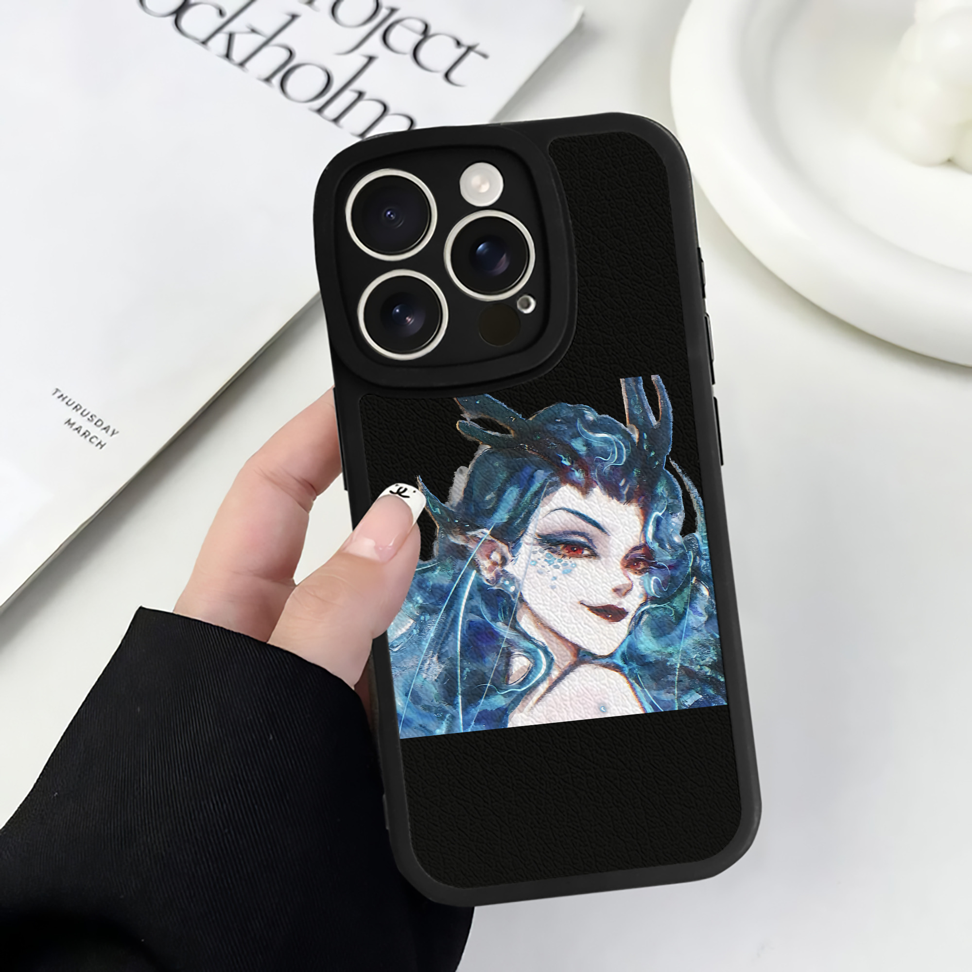（画像用） Ne Zha 2 ナタ 魔童の大暴れ 【iPhone 16シリーズ対応】シリコンスマホケース（レザー調） 材質：シリコン